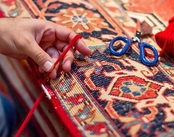 خدمات تخصصی و حرفه ای رفوی فرش در قالیشویی بلوار امین قم